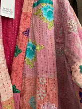 Charger l&#39;image dans la galerie, Kimono patchwork Brodé Unique Rose Clairel #103

